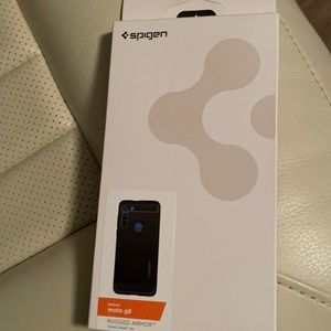 Moto G8 phone case NWT
